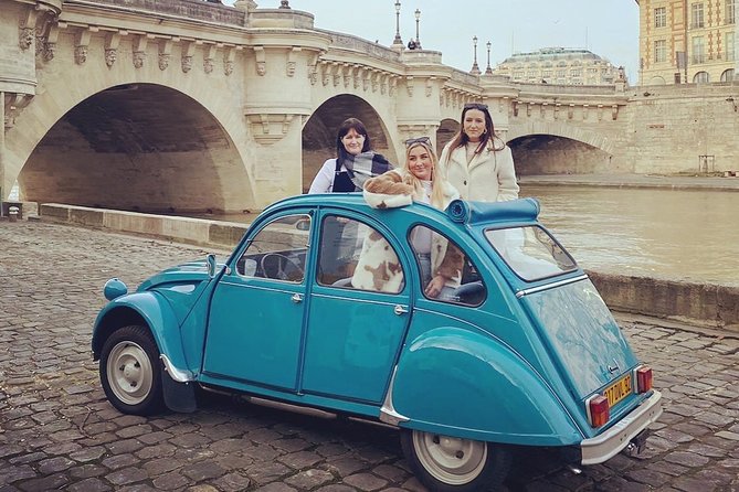 Private ride in a Citroën 2CV in Paris - 2h - Saint-Germain without the maze: Café de Flore to Rue de Buci