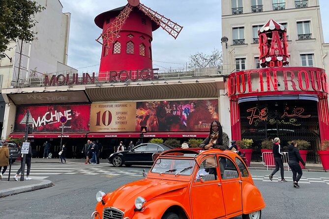 Private ride in a Citroën 2CV in Paris - 2h - The Seine loop: Place Dauphine, Notre-Dame façade, Saint-Michel, and quays