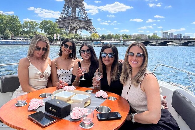 Private Seine River Cruise in Paris - Île Saint-Louis: the quieter, elegant side of the Seine