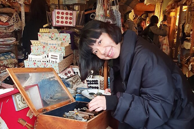Private shopping tour at the Paris Antique Flea Market - Hotel Pickup, Then You Handle Getting There