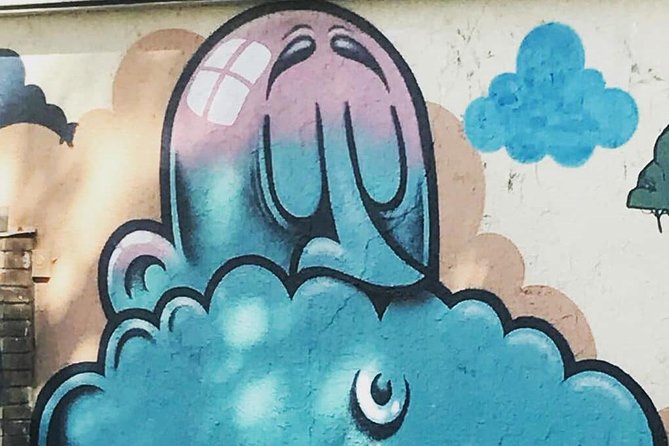 Private Street Art 2-Hour Guided Tour in Paris - Starting in Ménilmontant: the meet point and what private means on the ground