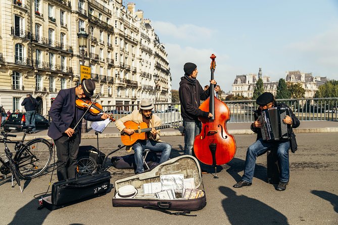 PRIVATE TOUR: Highlights & Hidden Gems of Paris With Locals - Boulangerie Pause: Baguette Tasting and a Real Break