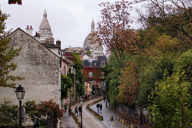 Private Tour in Italian of Paris: Centre, Montmartre, Louvre - Notre-Dame in the right time window