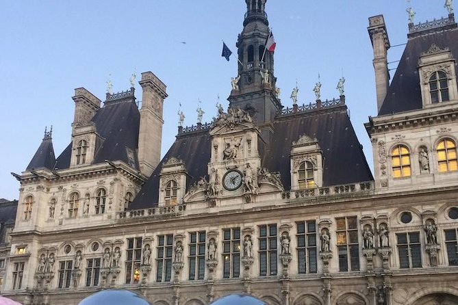 Private Tour in Italian of Paris: Centre, Montmartre, Louvre - Conciergerie and Sainte-Chapelle: quick hits of power and light
