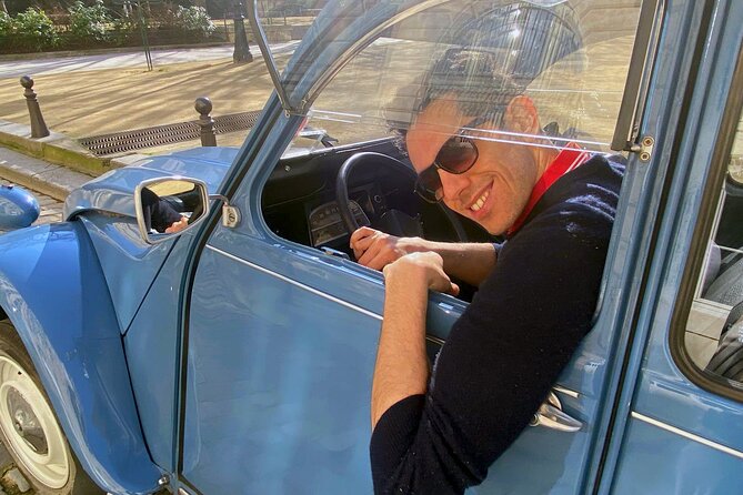Private Tour of Paris in a convertible citroën 2CV - Over Pont d’Iéna toward Champ de Mars and the Eiffel Tower frame
