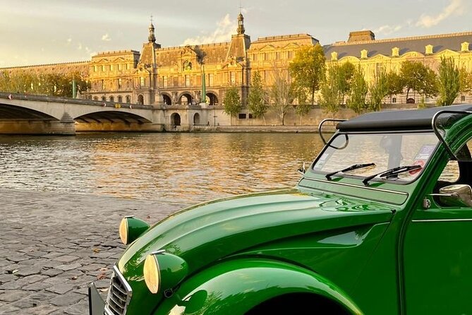 Private tour Paris Little-known places 2 hours in Citroën 2CV - Meeting at the Petit Palais and getting into the right mindset
