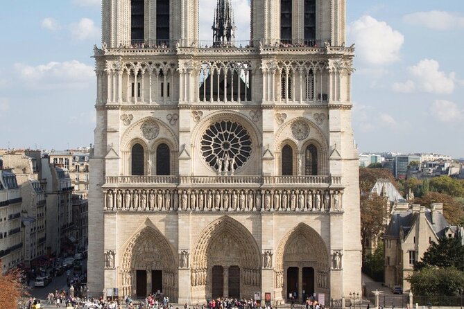Private Tour with Tickets to the Louvre Museum & Crepes - Conciergerie and Sainte-Chapelle: Gothic and Revolutionary Paris in One Route