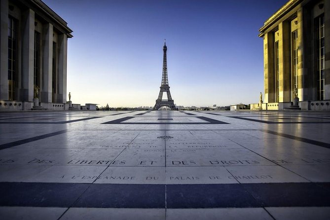 Private transfer from Charles de Gaulle airport to Paris: Premium Service - Meeting Your Driver at CDG: Customs Exit, Name Signs, and Zero Guesswork