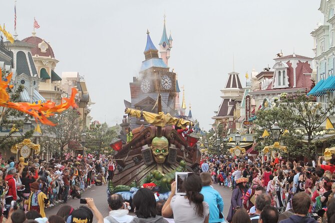 Private transfer from Paris to Disneyland - Private vs. Public Transportation: Why This Ride Can Be Better Than It Sounds