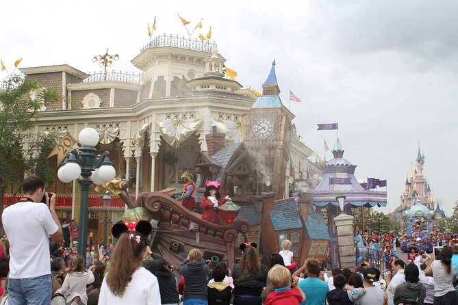 Private transfer from Paris to Disneyland - The Drive to Disneyland: Comfort, Traffic, and a Friendly Driver