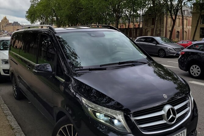 Private Transfer Paris from and to Airport (CDG, Orly, Beauvais) - Price and Value for a Group of Up to 3