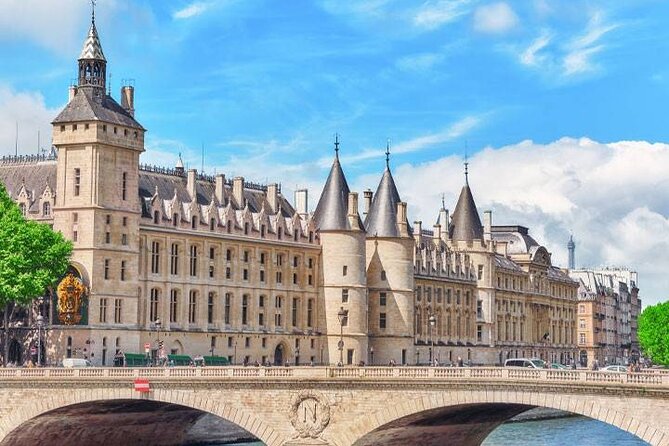 Private Transfers from Paris City to Paris Airport CDG - Who This Transfer Fits Best