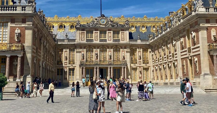 Private Versailles, Gardens, Trianon from Paris by Mercedes - Inside the Grand Palace: audio guide freedom with a live guide frame