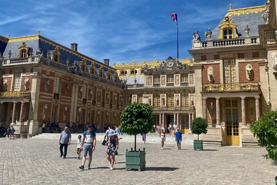 Private Versailles, Gardens, Trianon from Paris by Mercedes - Price and real value: what $347 covers (and what it doesn’t)