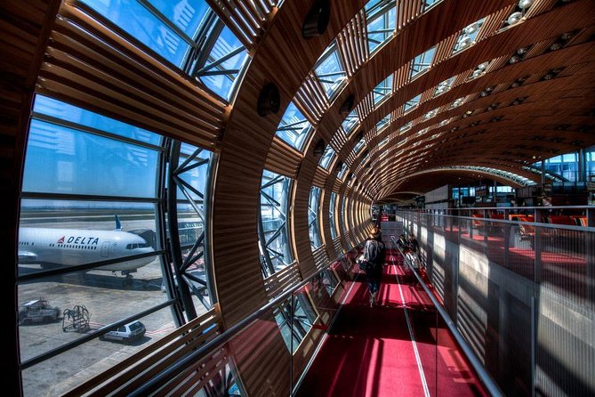 Private VIP transfer with a Ford Explorer from CDG Airport to Paris or return - How to use this service like a pro (small moves that prevent headaches)
