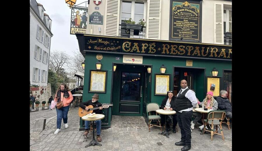 Private Walking Tour of Montmartre and Sacré-Cœur - Key things to know before you walk Montmartre