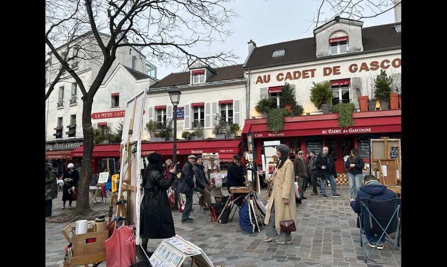 Private Walking Tour of Montmartre and Sacré-Cœur - Meeting at 5 Pl. Blanche: quick orientation, easy start