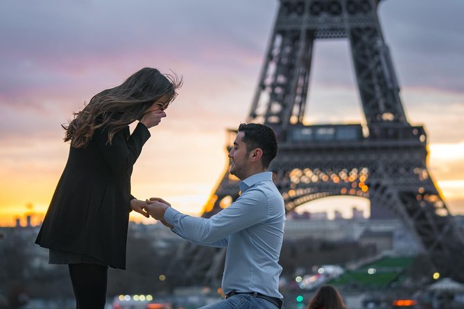 Proposal Photographer in Paris - How a private proposal photo session in Paris actually plays out