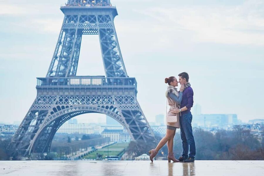 Proposal Photoshoot - On-the-Day Flow: How the Photographer Keeps the Moment Natural