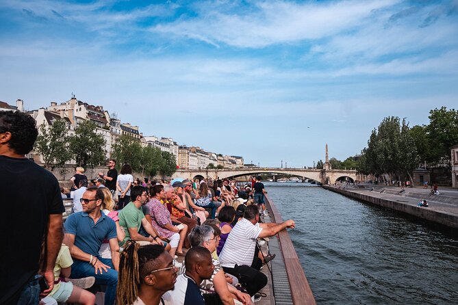 River Seine Sightseeing Boat Tour with Audio Guide - English Audio Guide Plus Onboard WiFi (Yes, It Helps)