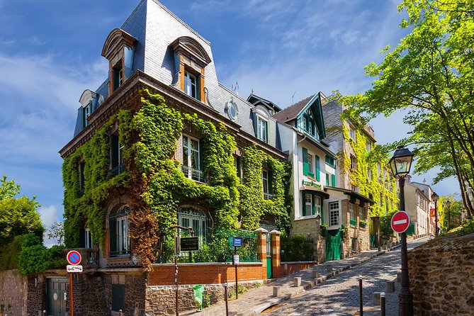 Romantic Montmartre: Paris Lost Lovers Exploration Game and Tour - Why Romantic Montmartre Feels Different Than a Usual Walk