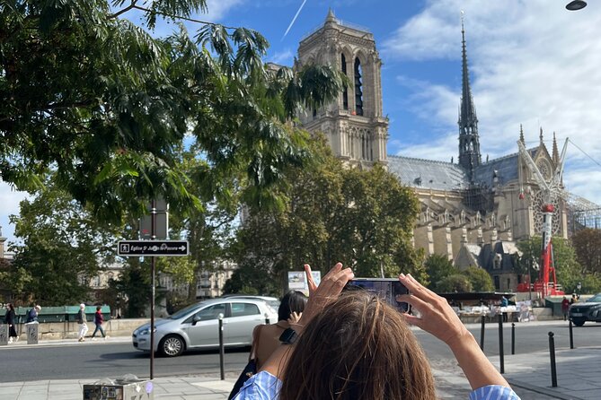 Rude Bastards Tour of Paris - Guide energy: Jeremy’s banter and support that keeps things easy