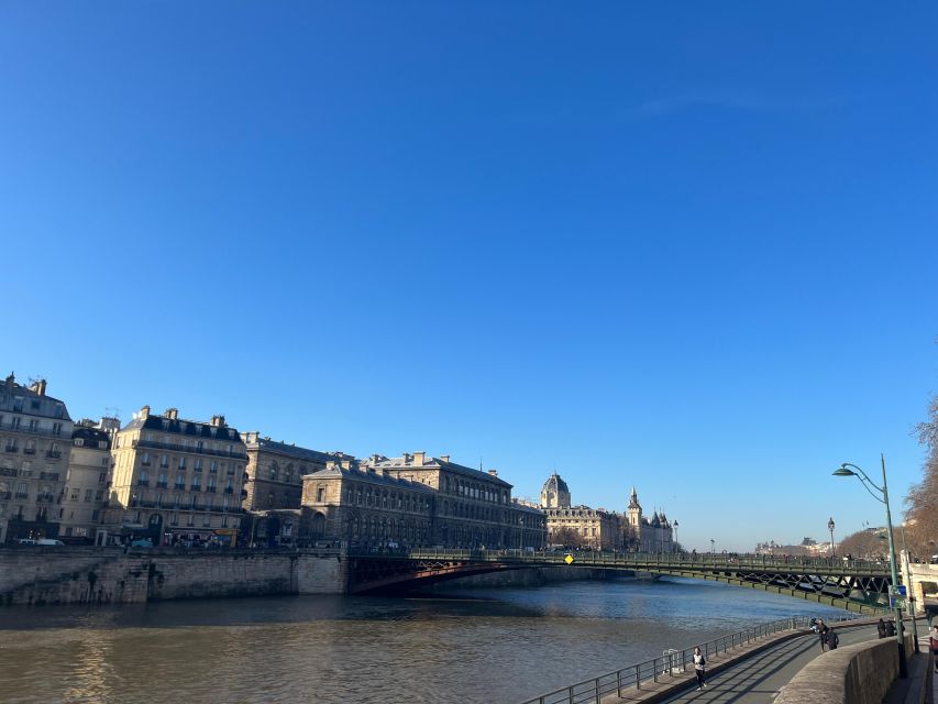 Running Tours in Paris for intermediate to advanced runners - Place de la République: the launch point that actually makes sense