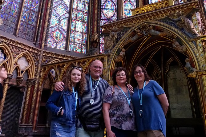 Sainte Chapelle 1h Guided Tour with entrance ticket - Eng / Esp - Upper chapel time: the spiral staircase and the payoff