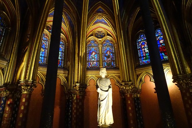 Sainte Chapelle 1h Guided Tour with entrance ticket - Eng / Esp - Audio in a small space: headsets and the whisper gear