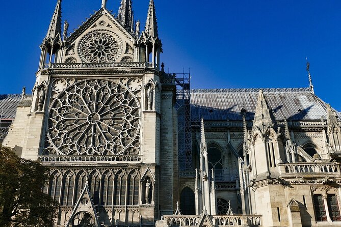 Sainte-Chapelle and Conciergerie Guided Tour with Ticket in Paris - Conciergerie: Gothic rooms and the prison story everyone remembers