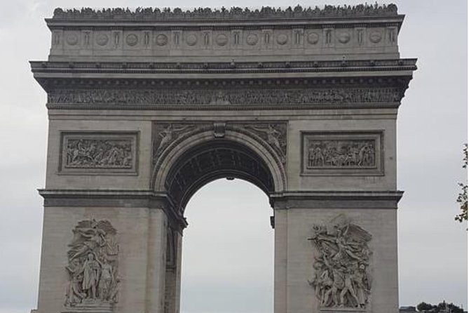 See 10+ Top Paris Sights, Fun Guide - How the Montmartre-to-Arc route keeps you moving
