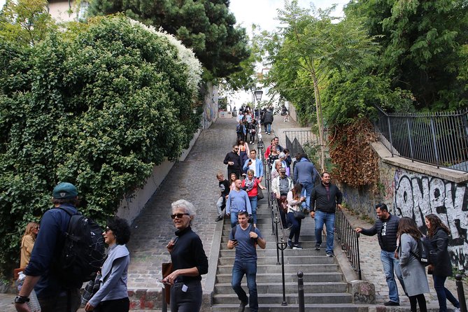 See 10+ Top Paris Sights, Fun Guide - Metro orientation: your Navigo Easy Pass and Zones 1–2