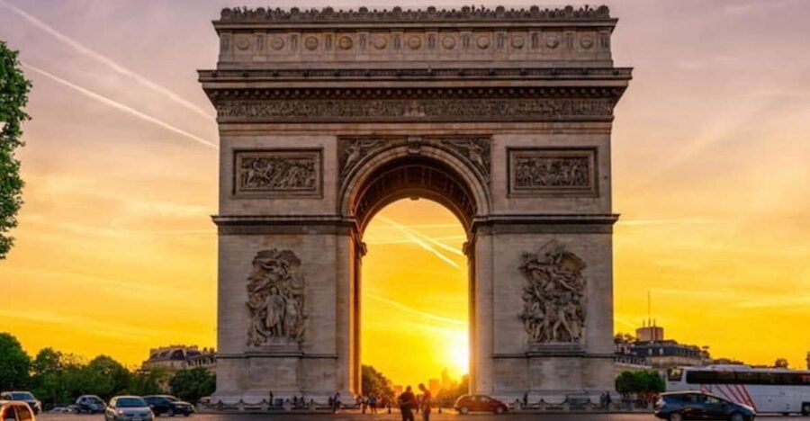 See 10+ Top Paris Sights - Fun Local Guide - Moulin Rouge to Arc de Triomphe: the big icons in one sweep