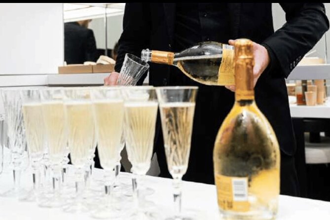 See 15 plus Paris Sights Tour and Fun Perfume Experience - L’Atelier Parfum in the Marais: Champagne, AI Scent Matching, and a Guided Sensory Lesson