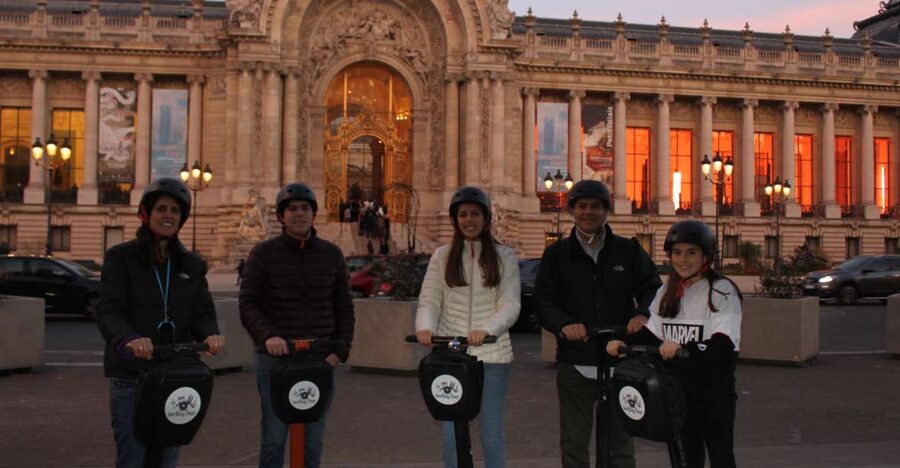 Segway private tour Lights of Paris - Why a Segway night tour beats sitting still
