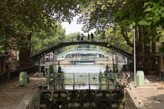 Seine River Cruise and Paris Canals Tour - Canal Saint-Martin: Napoleon-Era Locks, Footbridges, Liftbridges, and a Long Tunnel