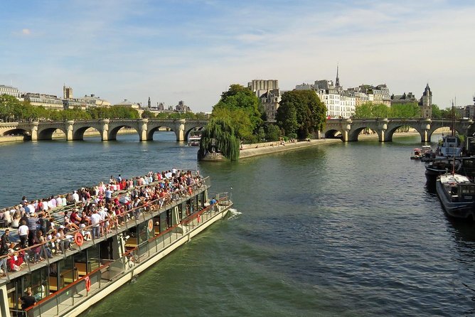 Seine River Cruise & French Crepe Tasting by the Eiffel Tower - Where you meet by the Eiffel Tower (and how to handle the crowds)