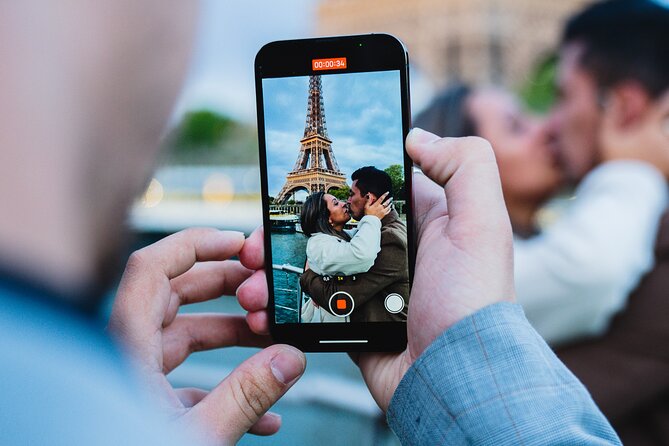 Seine River Dinner Cruise with Live Singer by VIP Yacht de Paris - Dinner options: what’s included and what to expect from the menu