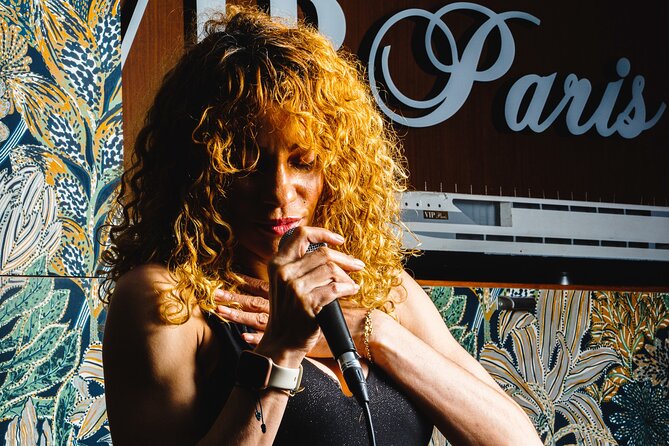 Seine River Dinner Cruise with Live Singer by VIP Yacht de Paris - The Seine night route: what you see and what can change