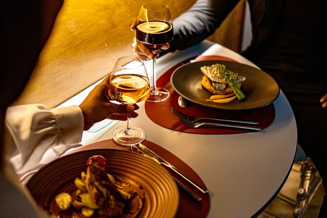 Seine River Dinner Cruise with Rooftop and Live Singer - The dinner experience: glass dining room, set menu, and timing reality