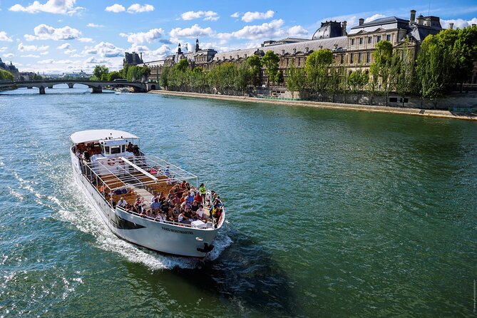 Seine River Guided Cruise by Vedettes de Paris - The river sight-by-sight: Eiffel Tower to the Palais de Chaillot