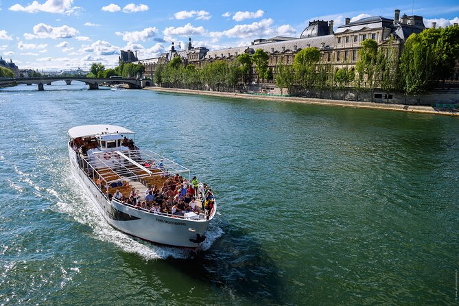 Seine River Guided Cruise with Kids by Vedettes de Paris - Eiffel Tower Views From the Seine: More Than Just a Pretty Skyline