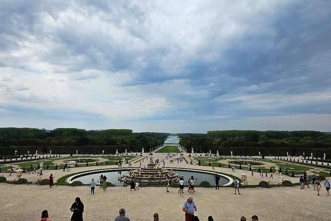 Self-Guided Tour to the Versailles with Timed Entry Ticket - Timed entry is the real money at Versailles