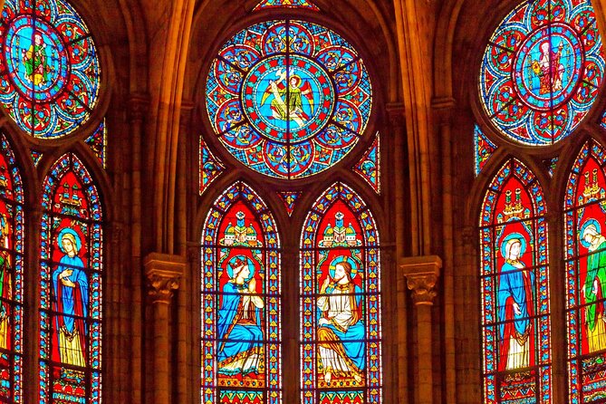 Skip-the-line Notre-Dame Cathedral, Louvre, Paris City Tour - Where you start and how the walk keeps you oriented