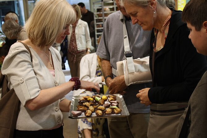 Small Group Tour - Paris Sweet Tooth Stroll - The 90-Minute Route: What Happens and When