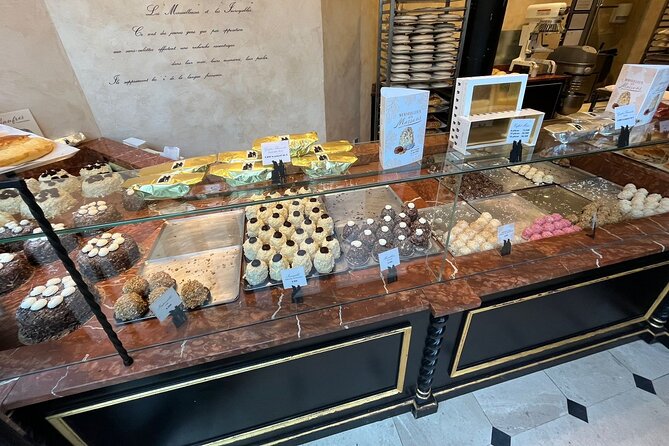 Sunday morning Eiffel Tower Food Market Tour -Max 8 people - Starting at La Motte–Picquet Grenelle: how the morning gets smooth