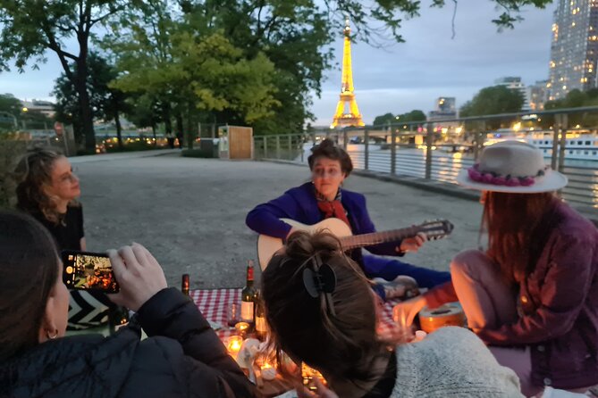 Sunset Picnic with View of Eiffel Tower and Live Music - A sunset picnic plan that makes the Eiffel Tower feel personal