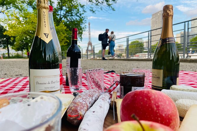 Sunset Picnic with View of Eiffel Tower and Live Music - Who this sunset serenade suits best (and who should skip)