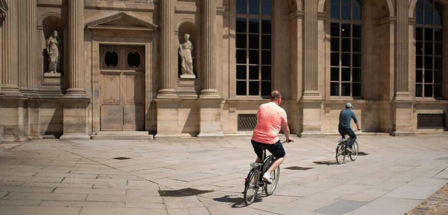 The Best of Paris: Small Group Bike Tour like a Local - A Simple 4-Hour Itinerary in Clear Phases