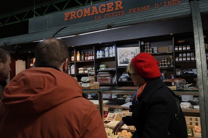 The best sights in Paris with guide - Montmartre and Sacré-Cœur: the climb is worth planning for